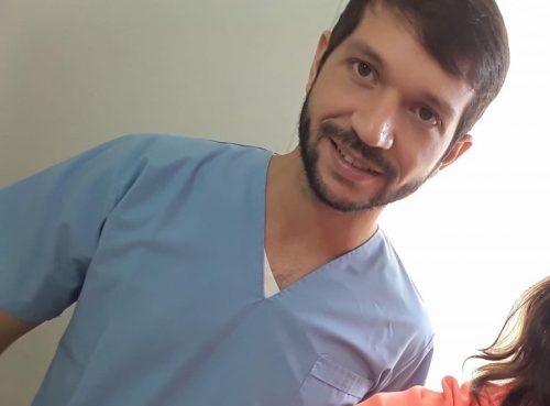 El veterinario sanjuanino que le salva la vida a los callejeros gratis