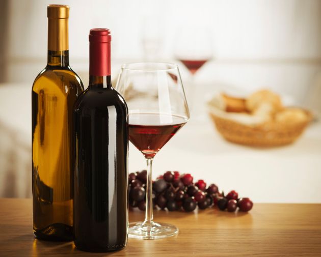 Seg&uacute;n los cient&iacute;ficos, beber vino antes de ir a dormir te ayuda a bajar de peso