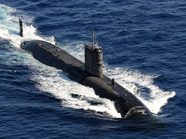 Londres env&iacute;a un poderoso submarino nuclear a las Islas Malvinas
