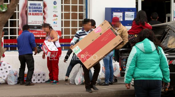 El cobro de salvaguardias se inici&oacute; en el Puente Internacional Rumichaca