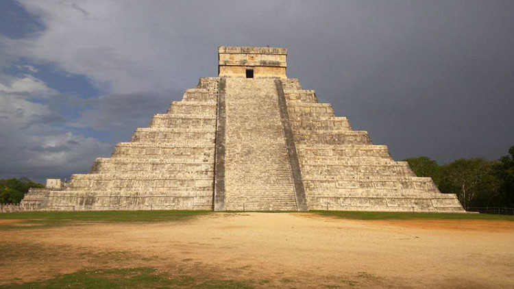 Descubren una pir&aacute;mide oculta en el interior de un templo de Chich&eacute;n Itz&aacute; en M&eacute;xico:
