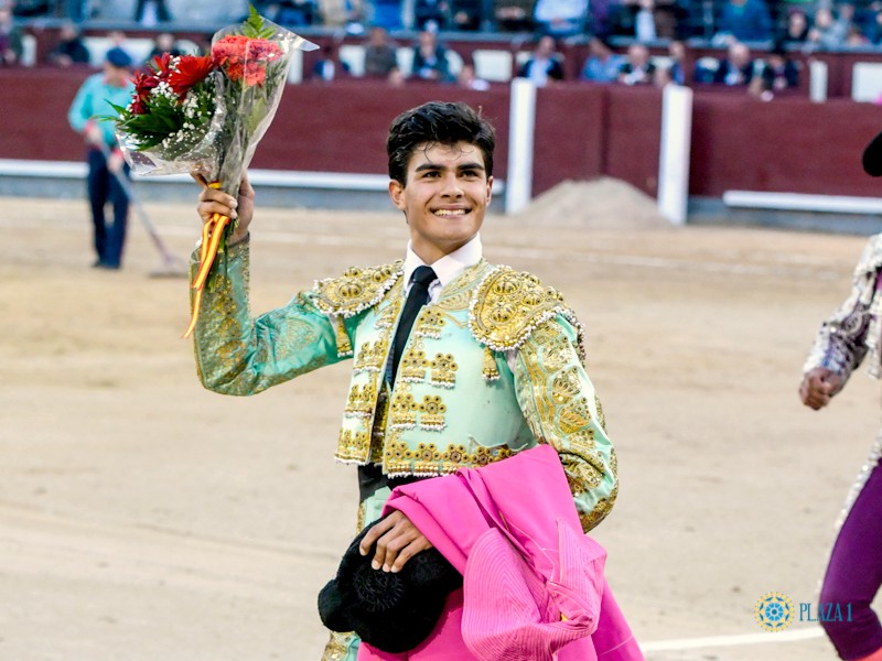 FRANCISCO de Manuel a un punto de puerta grande en Madrid 
