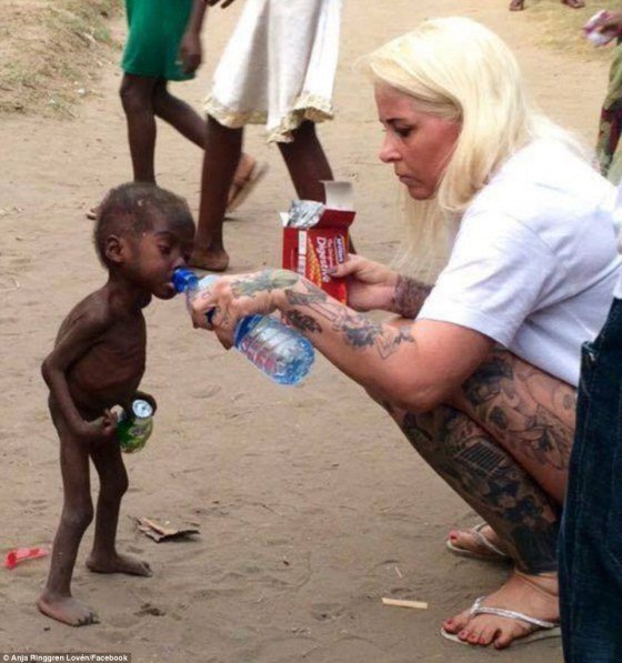 Hope, el ni&ntilde;o nigeriano al que sus padres abandonaron por ser "brujo"