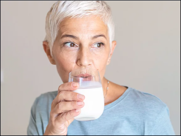  5 Razones por las que deber&iacute;as tomar un vaso de leche con miel antes de dormir