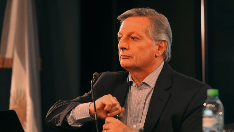Lo que el Papa oculta: ser ang&eacute;lico que viene a traer luz