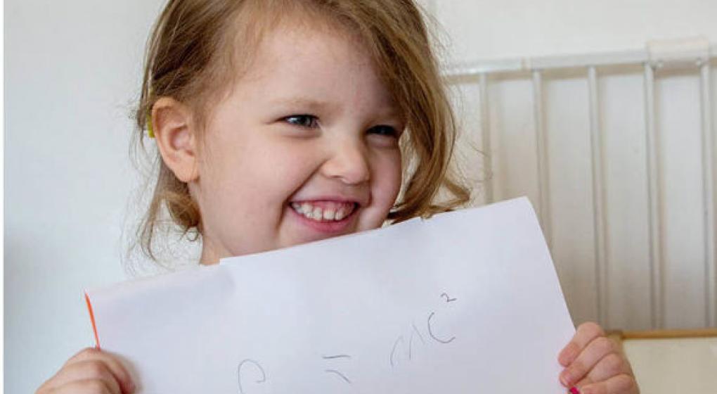 Una ni&ntilde;a brit&aacute;nica de tres a&ntilde;os registra un coeficiente superior a Einsten