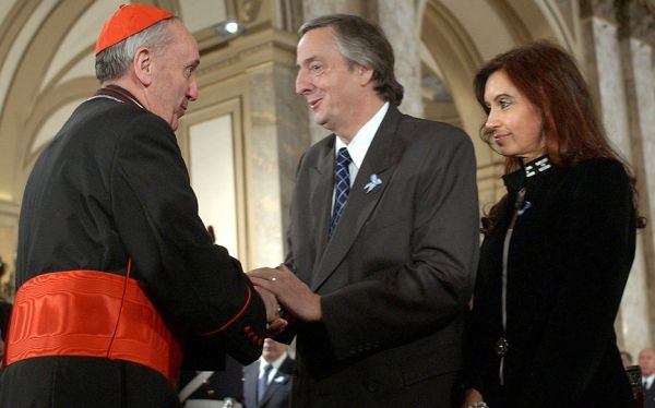 La tensa relaci&oacute;n del Papa Francisco I con gobiernos de los Kirchner