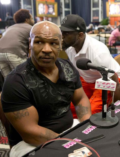 Fanaticos de Mike Tyson destacan video de sus Knockouts dicen Mayweather es un fanfaron y es una mu&ntilde;