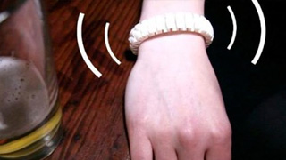 Pulsera que detecta el nivel de alcohol