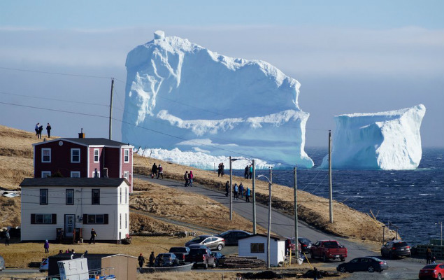 Iceberg de m&aacute;s de 120 metros apareci&oacute; en una ciudad y 8 horas despu&eacute;s ya era un pueblo fantasma