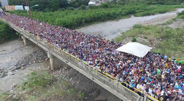 &Eacute;xodo masivo: m&aacute;s de 26 mil venezolanos cruzaron la frontera con Colombia