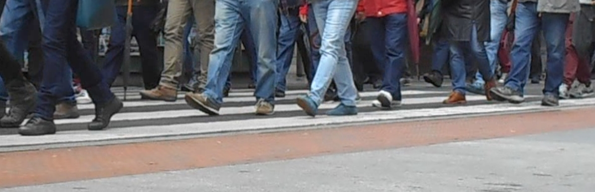 BILBAO 24 DE ABRIL : "HOY S&Aacute;BADO HE VISTO CIENTOS DE PERSONAS CAMINANDO HACIA EL ABISMO " 