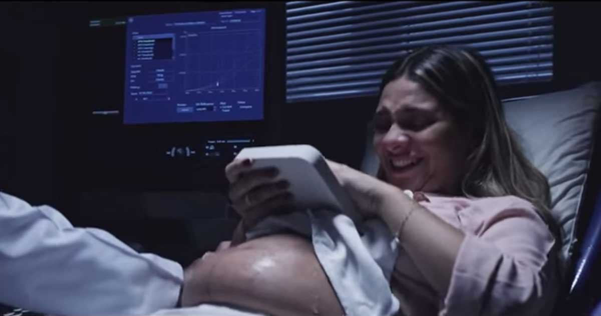 Ella es ciega y est&aacute; embarazada pero el doctor le prepar&oacute; esta sorpresa para que viera a su beb&eacute; 