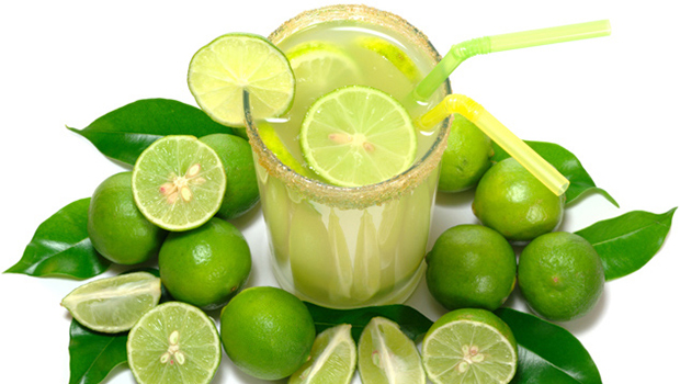  10 beneficios de beber agua tibia de lim&oacute;n cada ma&ntilde;ana