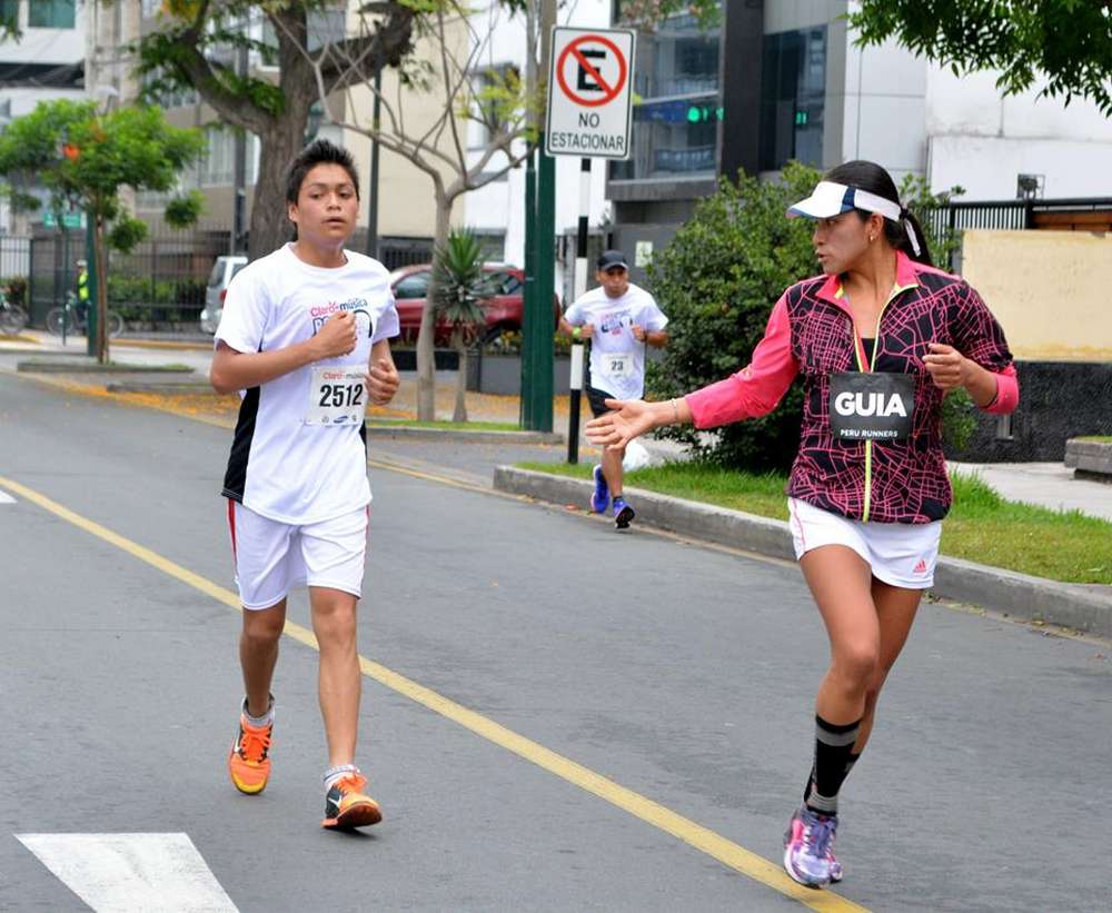 Crean en Espa&ntilde;a la primera plataforma que une a runners ciegos con corredores gu&iacute;a