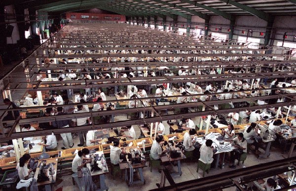 Un video muestra la verdadera Apple: explotaci&oacute;n infantil y trabajadores exhaustos