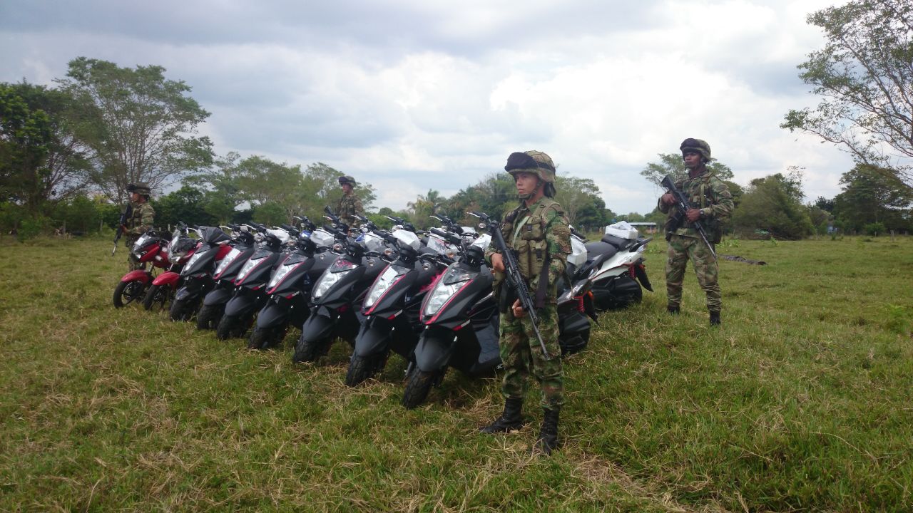 Ej&eacute;rcito Nacional recupera 16 motocicletas hurtadas por el Eln en Tame.