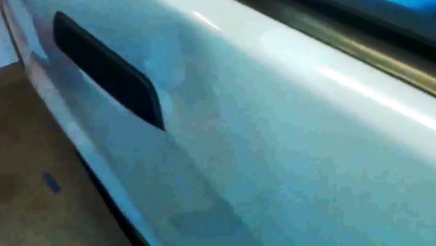 C&oacute;mo quitar abolladura de la puerta del coche en 3 minutos