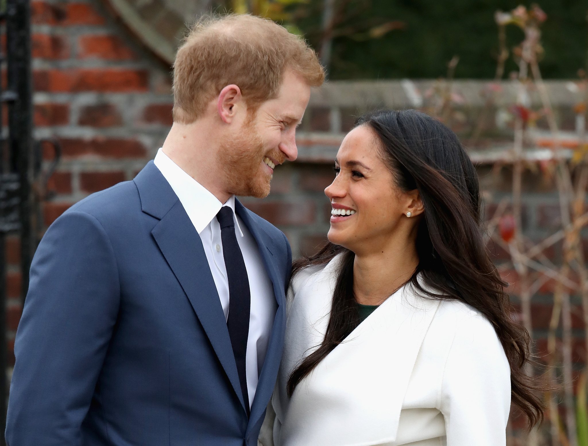 El pr&iacute;ncipe Harry y Meghan Markle: una historia de amor salida de un cuento