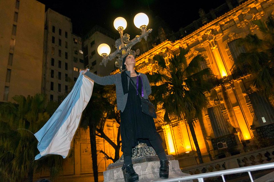  La Democracia agoniza...