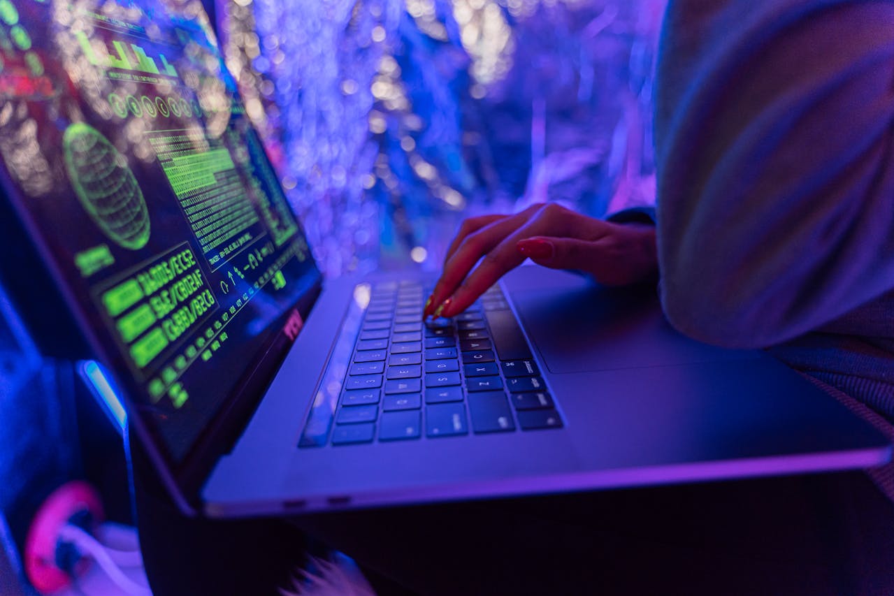 Falsa herramienta de inteligencia artificial estar&iacute;a siendo usada para infiltrar computadores y ejec
