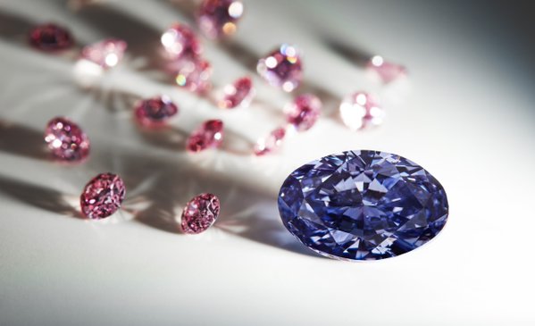 Exponen en Australia un diamante violeta "incre&iacute;blemente raro"