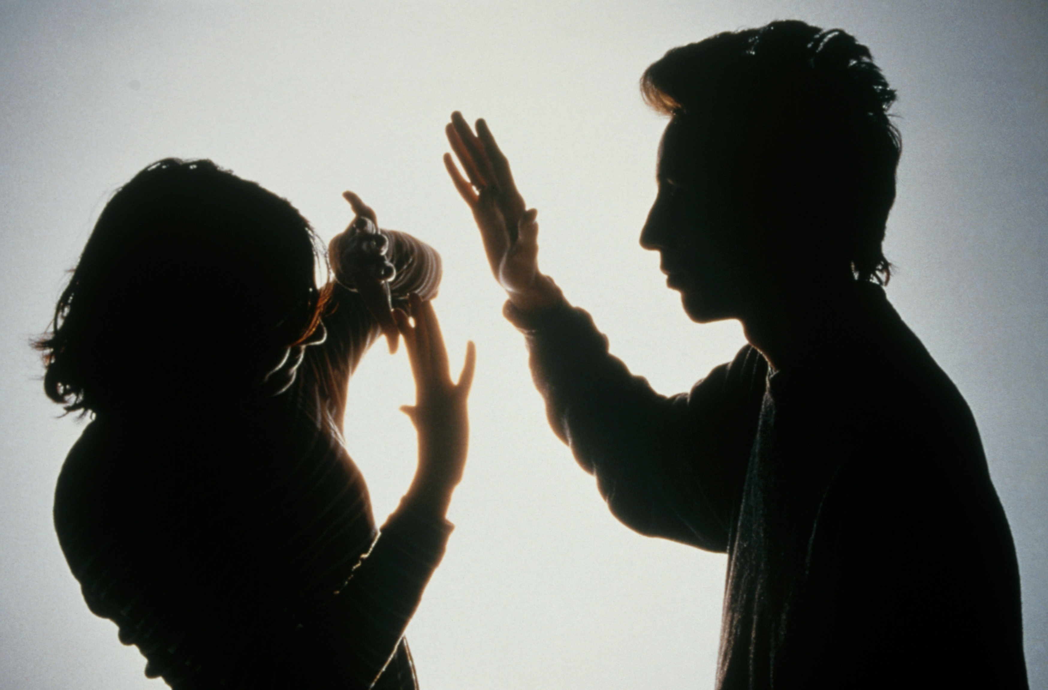 La violencia contra la mujer nace en la crianza de una ni&ntilde;a maltratada