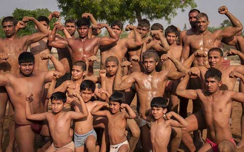 Lo que tienen en com&uacute;n los hombres de esta aldea te dejar&aacute; con la boca abierta