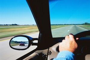 &iquest;Planeas viajar en auto? Siete papeles y elementos obligatorios para evitar multas