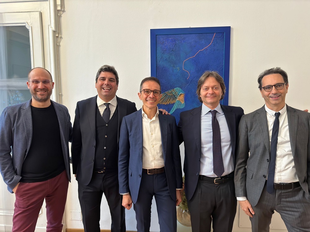 Covisian adquiere Esosphera, pionera en soluciones de IA conversacional