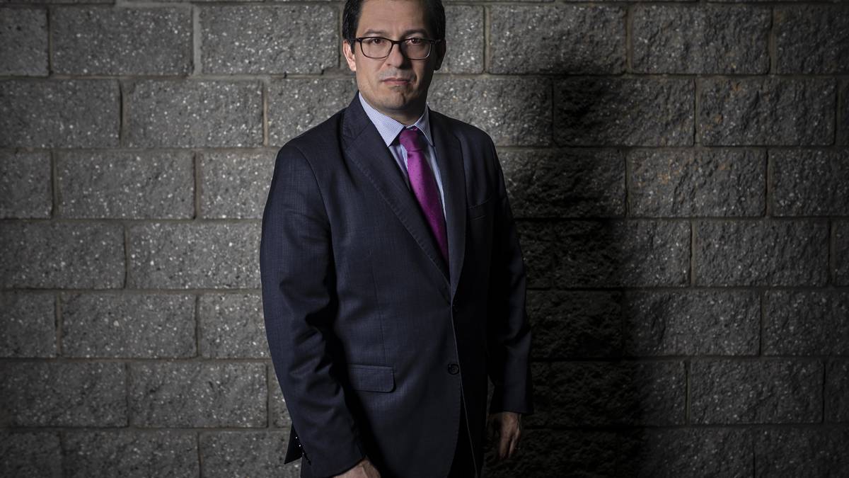   HASTA EL HOMBRE M&Aacute;S PREPARADO DE COLOMBIA SE EQUIVOCA!