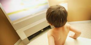 Ver televisi&oacute;n y videos puede perjudicar a ni&ntilde;os menores de dos a&ntilde;os