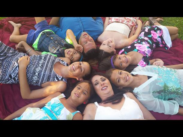 Adopt&oacute; a las hijas de su mejor amiga luego de que muriera de c&aacute;ncer