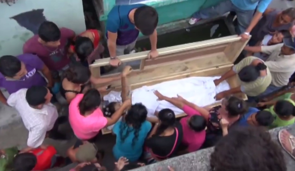 Joven embarazada fue enterrada viva y despert&oacute; dentro del ata&uacute;d