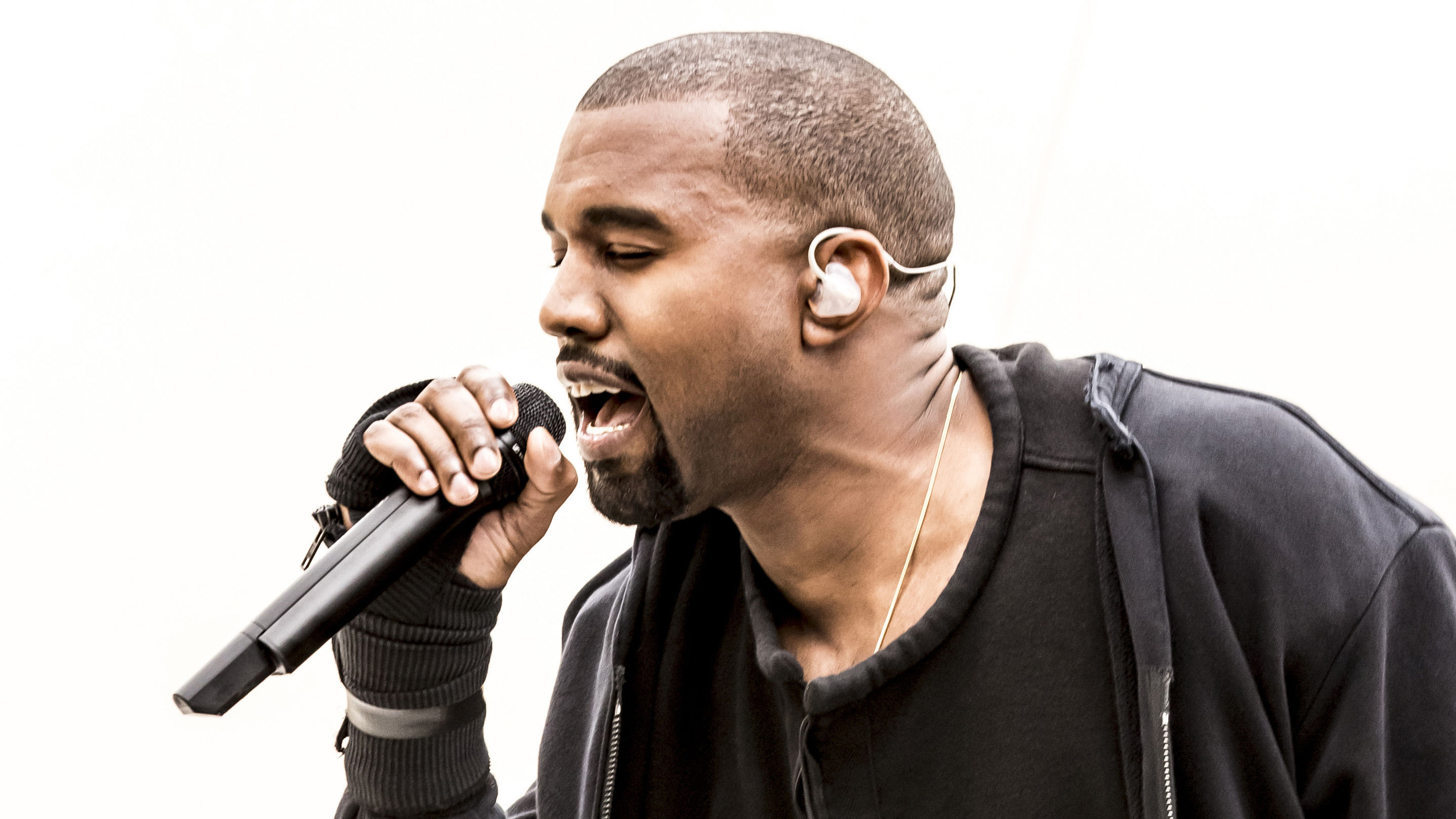 Naked Taylor Swift, Kim Kardashian star in Kanye West music video