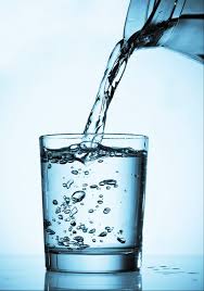 NUTRICION:  EL AGUA COMO ALIMENTO