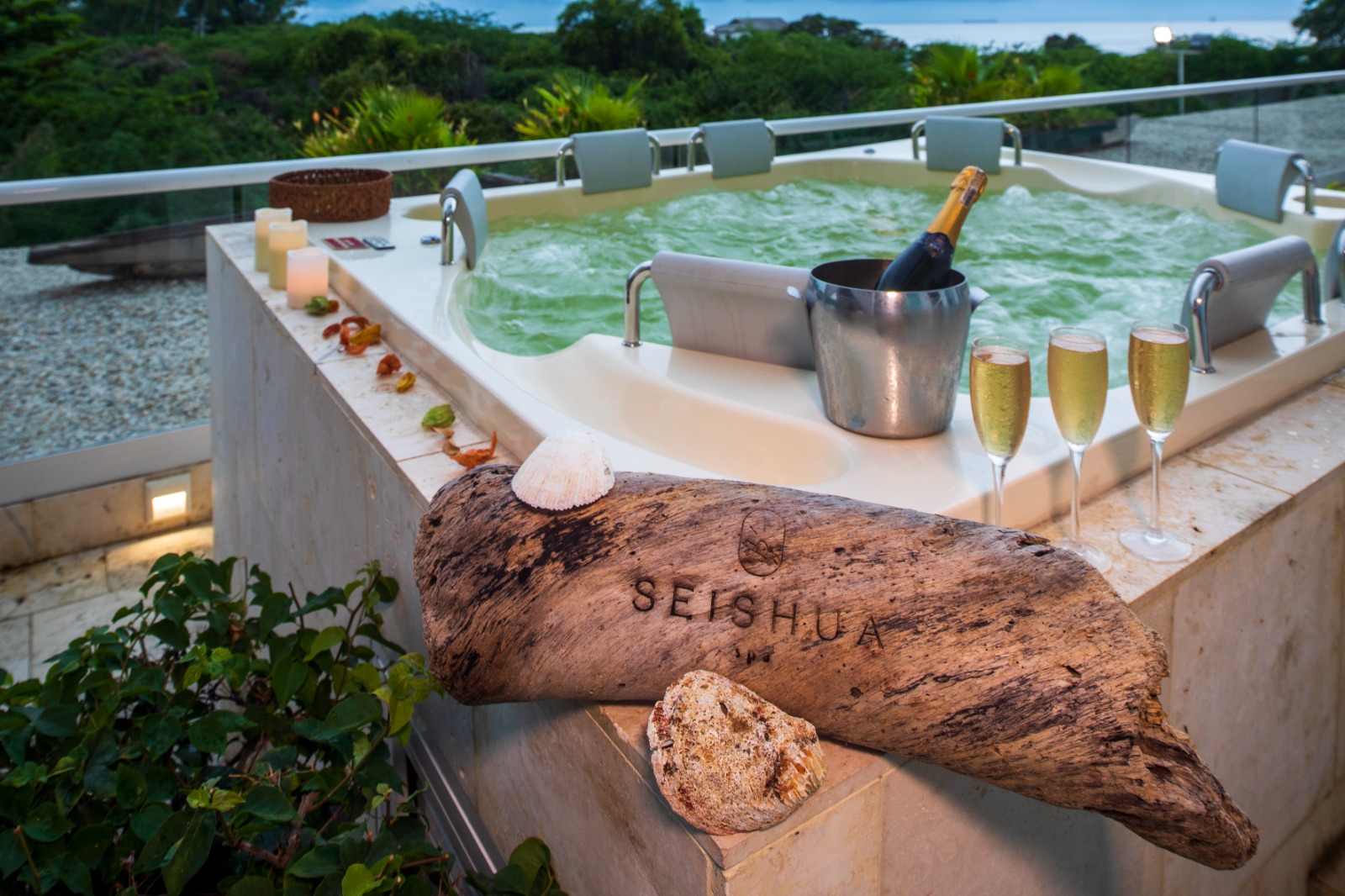 Brunch nocturno de amor en Santa Marta Marriott Resort Playa Dormida