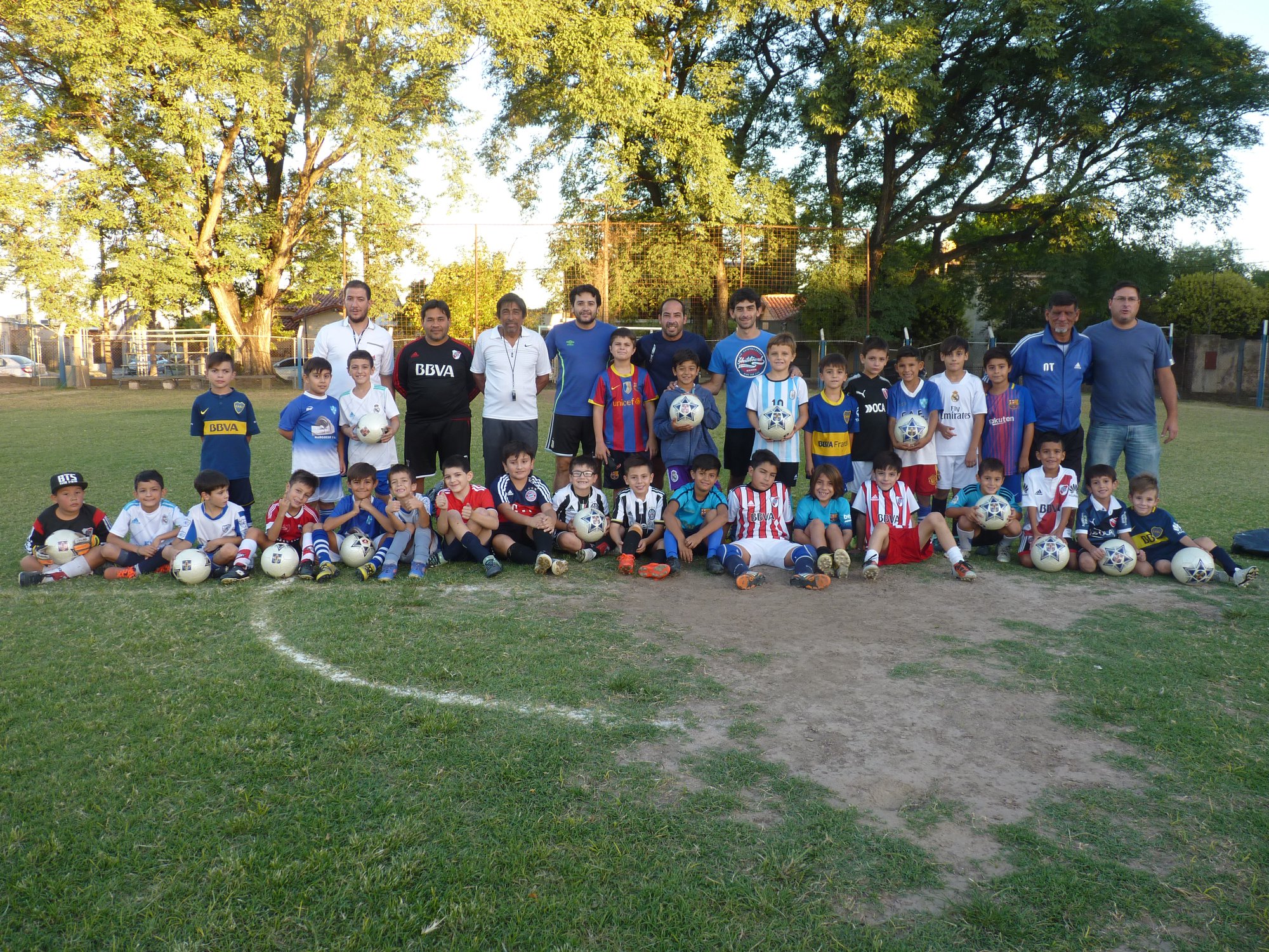 ENTREGA DE PELOTA EN DON BOSCO
