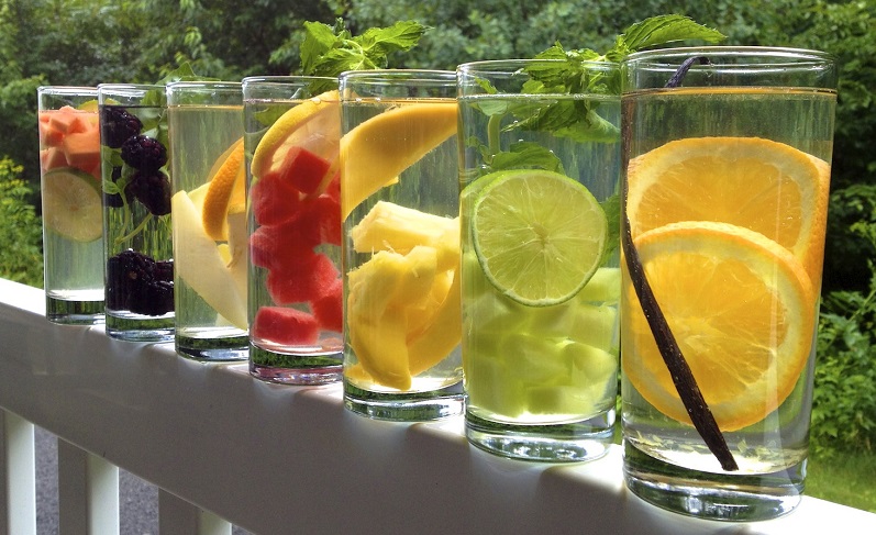 5 Maneras de tomar suficiente agua durante el d&iacute;a