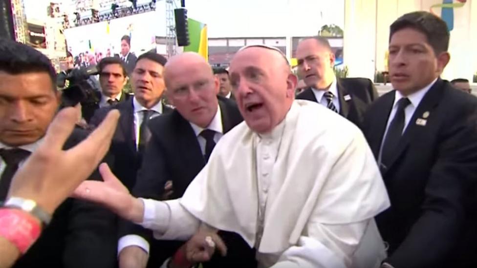 "&iexcl;No seas ego&iacute;sta!" le dijo el Papa Francisco a un joven en M&eacute;xico