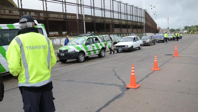 Joven intent&oacute; evadir control de alcoholemia y mat&oacute; a un polic&iacute;a