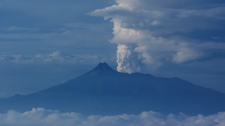 Violenta erupci&oacute;n del volc&aacute;n de Fuego en M&eacute;xico: 