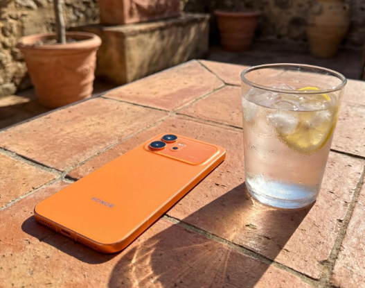&iquest;Por qu&eacute; su celular se apaga o se ralentiza bajo el sol al mediod&iacute;a?