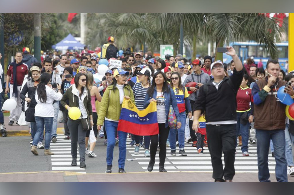 Per&uacute; anuncia medidas adicionales para regularizar la situaci&oacute;n de venezolanos