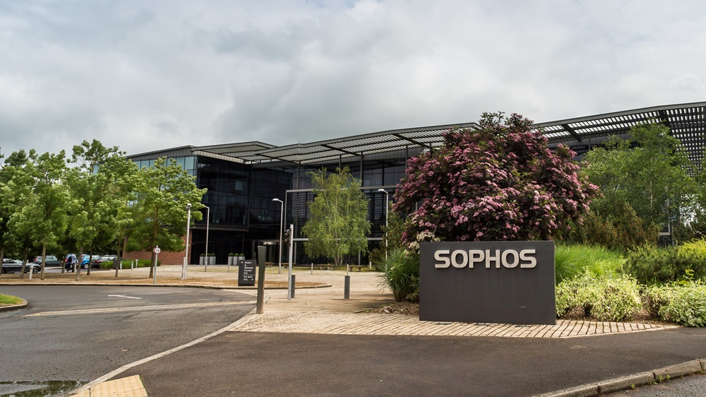 La jugada con la que Sophos y OpenAI buscan frenar los ciberataques a gran escala en el mundo