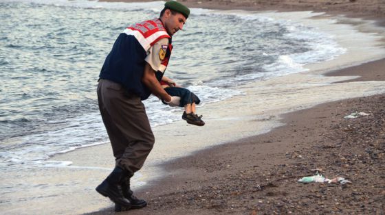 LA TRISTE REALIDAD: UN NI&Ntilde;O ES EL EL MUNDO ENTERO