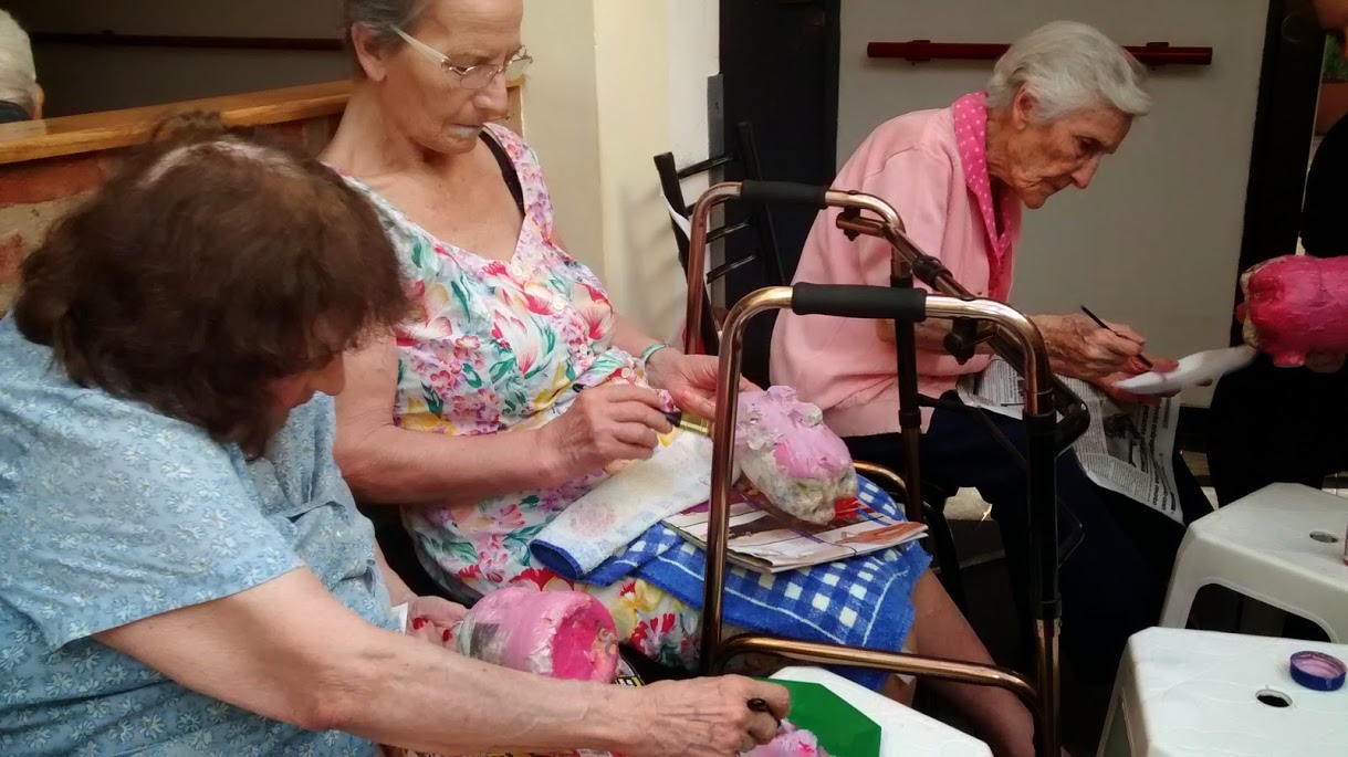 Un regalo desde un comedor y un asilo para un hogar de ni&ntilde;os