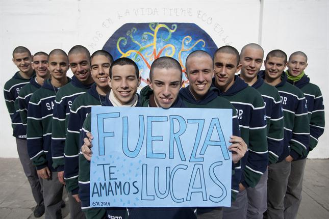 Un gesto de amor: se raparon la cabeza para acompa&ntilde;ar a un amigo con c&aacute;ncer