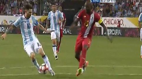 Messi brilla con 4 hat-trick anotando su gol 53 ante Panama