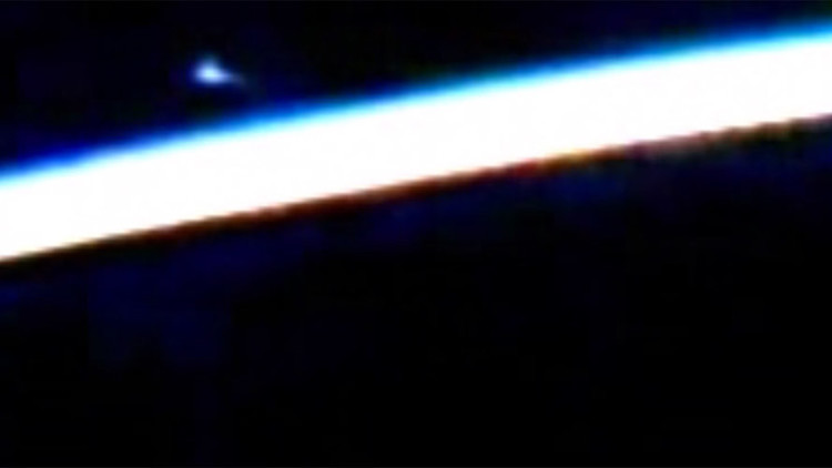 La NASA corta la emisi&oacute;n desde la EEI "por la aparici&oacute;n de un ovni" (VIDEO):